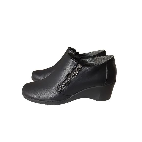 A2 Heelrest by Aerosoles black zipper ankle boot womans size 8. - Picture 1 of 7